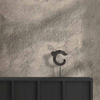 کاغذ دیواری طرح پتینه نقره‌ ای کد ۱۱۰۹۷