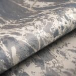 کاغذ دیواری طرح رگه‌ دار آبی خاکستری کد ۱۱۰۸۲ - تصویر 2